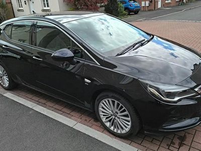 Begagnad Vauxhall Astra Elite 200 HK (147 kW) 2018 Svart Halvkombi