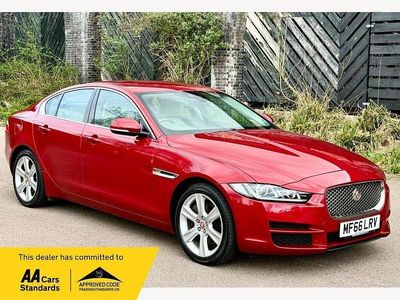 Begagnad Jaguar XE Portfolio 240 HK (176 kW) 2016 Röd Sedan