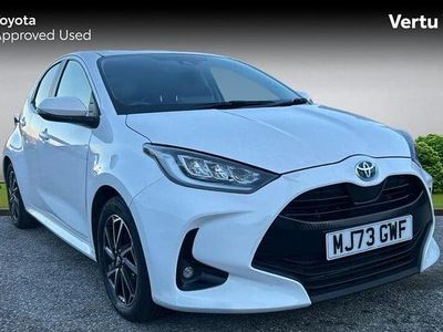 Used Toyota Yaris Hybrid Design 116 HP (85 kW) 2023 White Hatchback