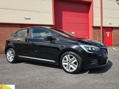 Używany Renault Clio V Play 101 KM (74 kW) 2020 Czarny Hatchback