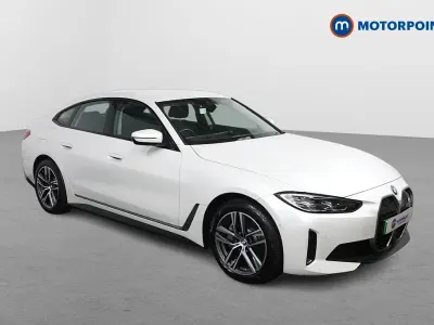 Begagnad BMW i4 Sport Line 210 kW (286 HK) 2024 Vit Sedan