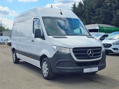 Używany Mercedes Sprinter Premium 2022 Biały Van