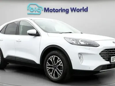 Used Ford Kuga Titanium 150 HP (110 kW) 2020 White SUV