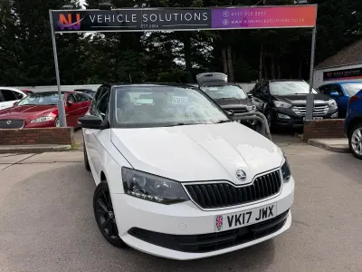 Used Skoda Fabia Colour Edition 90 HP (66 kW) 2017 White Hatchback