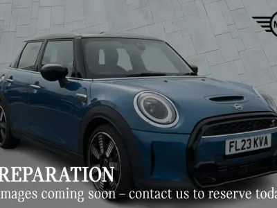 Begagnad Mini Cooper S Exclusive 2023 Blå Halvkombi