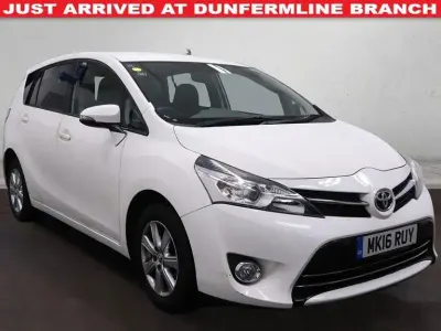 Used Toyota Verso 132 HP (97 kW) 2016 White MPV