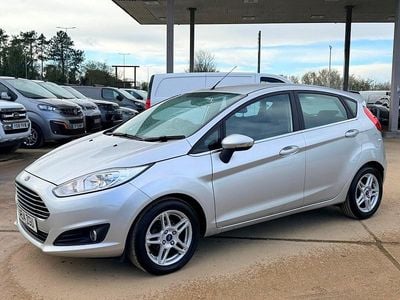 Used Ford Fiesta Zetec 100 HP (73 kW) 2014 Silver Hatchback