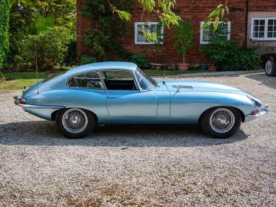 Used Jaguar E-Type 265 HP (194 kW) 1965 Blue Coupe