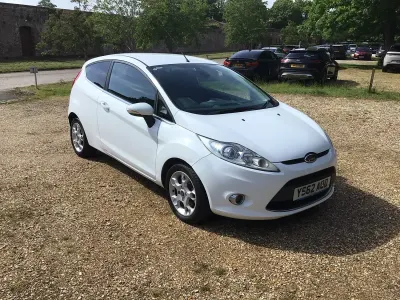 Used Ford Fiesta Zetec 82 HP (60 kW) 2012 White Hatchback