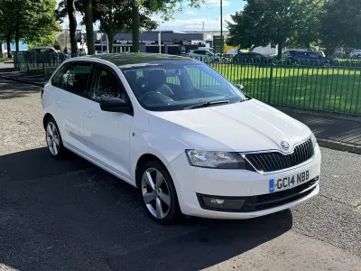 Used Skoda Rapid SE 105 HP (77 kW) 2014 White Hatchback