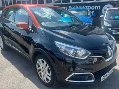 Used Renault Captur Dynamique 90 HP (66 kW) 2016 Black SUV