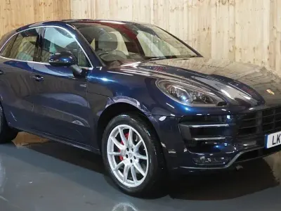 Used Porsche Macan Turbo 400 HP (294 kW) 2016 Blue SUV