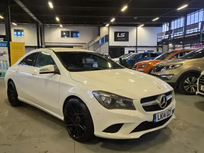 Begagnad Mercedes CLA180 2014 Vit Sedan