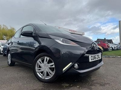 Used Toyota Aygo x-press 68 HP (50 kW) 2016 Grey Hatchback