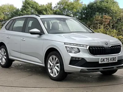 Used Skoda Kamiq SE 70 HP (51 kW) 2025 Brilliant silver metallic SUV