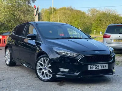 Używany Ford Focus Zetec 120 KM (88 kW) 2015 Czarny Hatchback