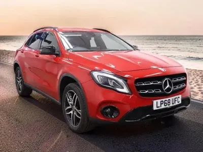 Usado Mercedes GLA180 Urban 122 HP (89 kW) 2018 Vermelho SUV