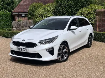 Used Kia Ceed 2019 White Hatchback