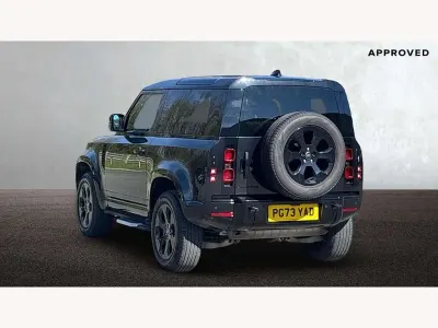 Usado Land Rover Defender SE Dynamic 300 HP (220 kW) 2023 Preto SUV