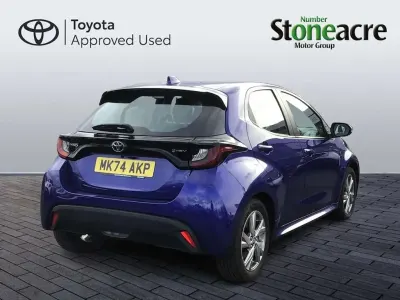 Używany Toyota Yaris Hybrid 116 KM (85 kW) 2024 Niebieski Hatchback