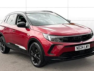 Used Vauxhall Grandland X 131 HP (96 kW) 2024 Red SUV