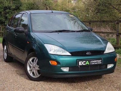 Used Ford Focus 100 HP (73 kW) 2001 Green Sedan
