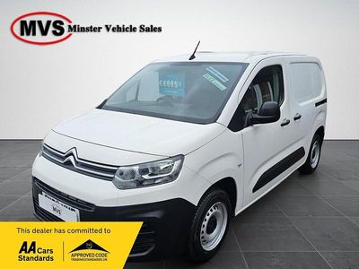 Used Citroën Berlingo 75 HP (55 kW) 2019 White MPV