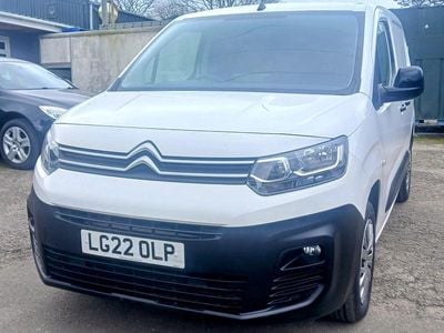 Used Citroën Berlingo 100 HP (73 kW) 2022 White MPV