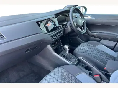 Used VW Taigo R-line 110 HP (80 kW) 2022 Pure white with flat black roof SUV