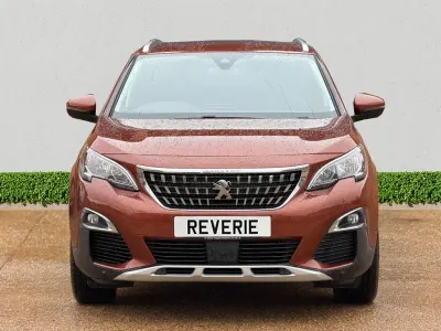 Begagnad Peugeot 3008 Allure 130 HK (95 kW) 2019 Brun SUV