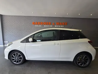 Used Toyota Yaris Trend 101 HP (74 kW) 2012 White Hatchback