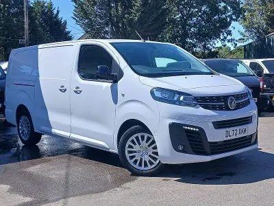 Used Vauxhall Vivaro 150 HP (110 kW) 2023 White MPV