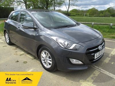 used Hyundai i30 CRDI SE NAV BLUE DRIVE Hatchback