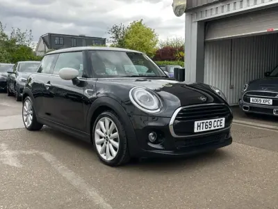 Usado Mini Cooper Classic 134 CV (98 kW) 2020 Negro Utilitario