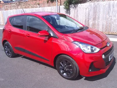 Usado Hyundai i10 Premium 87 HP (63 kW) 2017 Vermelho Citadino