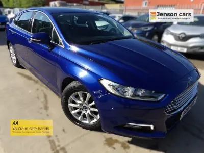 Usado Ford Mondeo Zetec 150 HP (110 kW) 2018 Azul Citadino