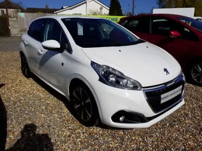 Usado Peugeot 208 S 82 CV (60 kW) 2019 Blanco Utilitario