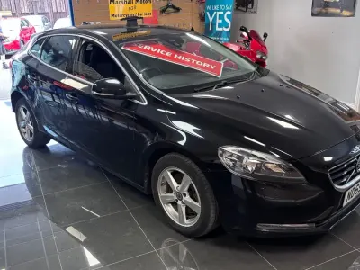 Used Volvo V40 SE 120 HP (88 kW) 2015 Black Hatchback