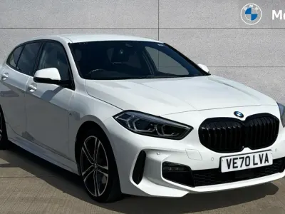 Usado BMW 118 M Sport 140 HP (102 kW) 2021 Branco Citadino