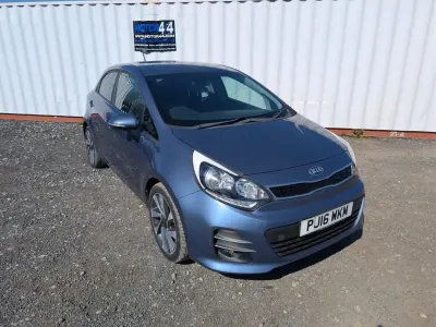 Used Kia Rio 90 HP (66 kW) 2016 Blue Hatchback