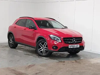 Used Mercedes GLA180 Urban 122 HP (89 kW) 2018 Red SUV