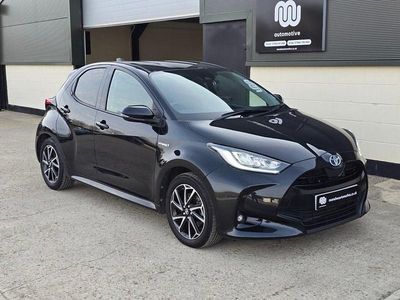 Used Toyota Yaris Hybrid Design 116 HP (85 kW) 2021 Black Hatchback
