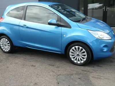 Begagnad Ford Ka Zetec 69 HK (50 kW) 2014 Blå Halvkombi