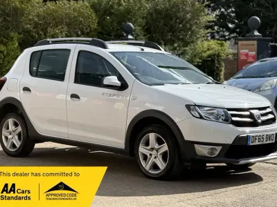 Second-hand Dacia Sandero Lauréate 90 CP (66 kW) 2015 Alb Hatchback