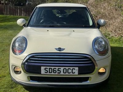 Usado Mini Cooper Hatch 136 HP (100 kW) 2015 Branco Citadino