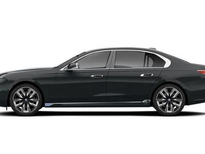 New 2025 BMW i7 M Sport Sedan | £115,709 (Fair price)