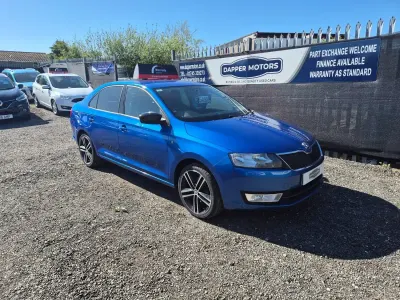 Usado Skoda Rapid Sport 105 HP (77 kW) 2014 Azul Citadino