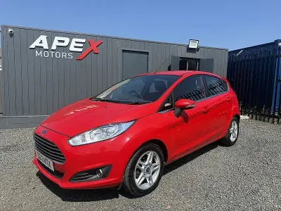 Used Ford Fiesta Zetec 125 HP (91 kW) 2013 Red Hatchback