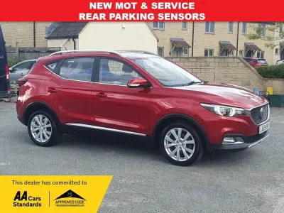 Usado MG ZS Excite 106 HP (77 kW) 2019 Vermelho Sedan