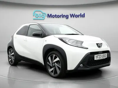 Używany Toyota Aygo X 71 KM (52 kW) 2023 Biały SUV